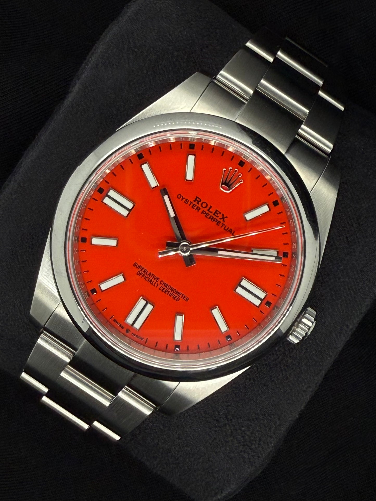Rolex Oyster Perpetual 41 Coral Red Dial Oyster Bracelet 124300 | 2021 | 41mm