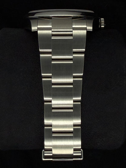 Rolex Oyster Perpetual 41 Coral Red Dial Oyster Bracelet 124300 | 2021 | 41mm