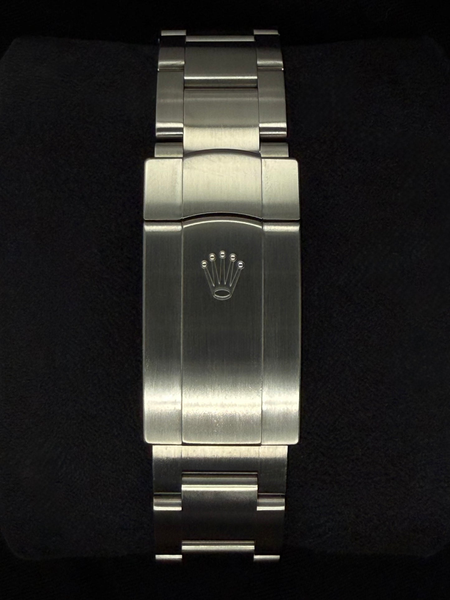 Rolex Oyster Perpetual 41 Coral Red Dial Oyster Bracelet 124300 | 2021 | 41mm