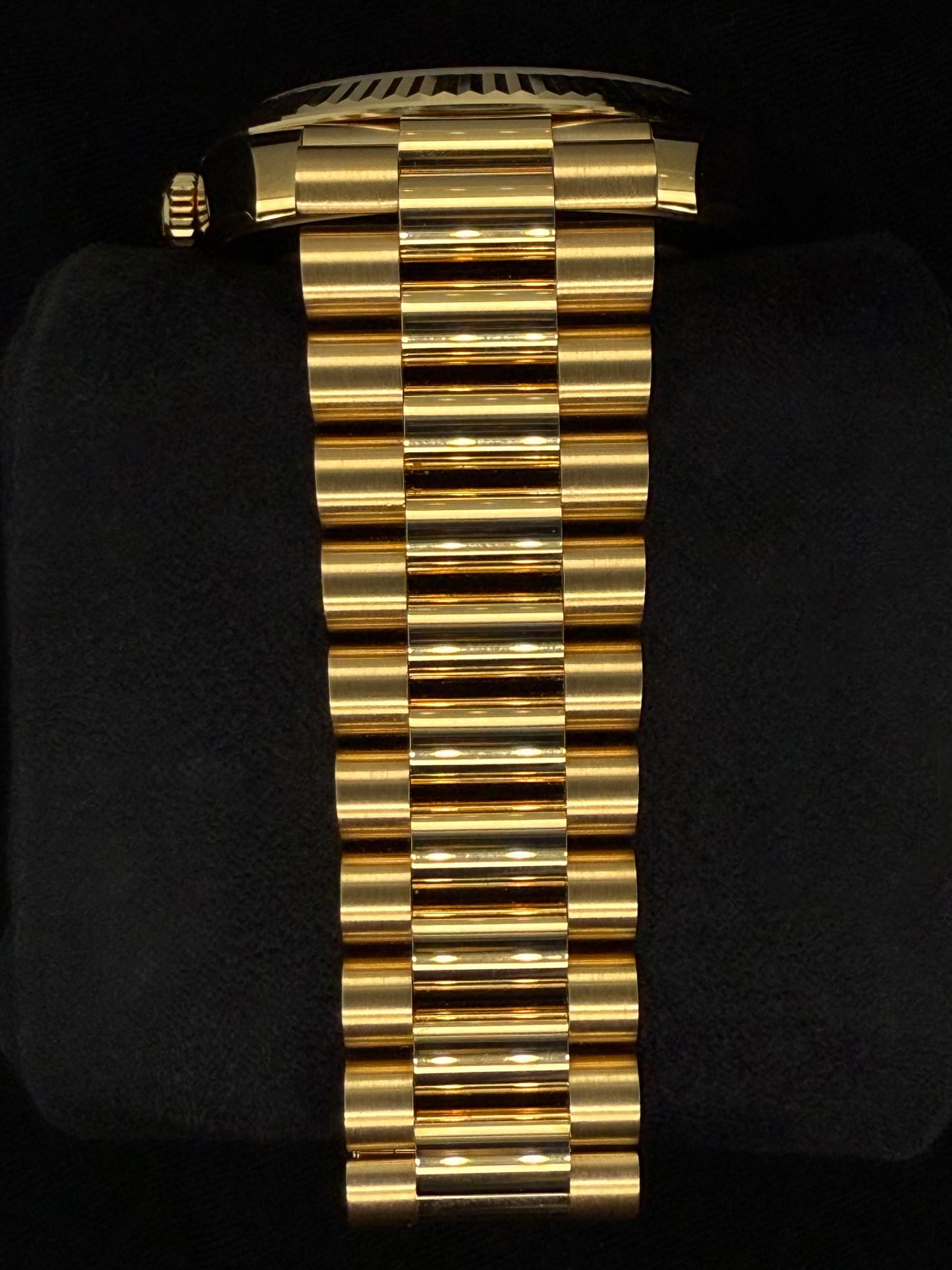 Rolex Day-Date 40 Yellow Gold Black Baguette Diamond Dial 228238 | 2022 | 40mm
