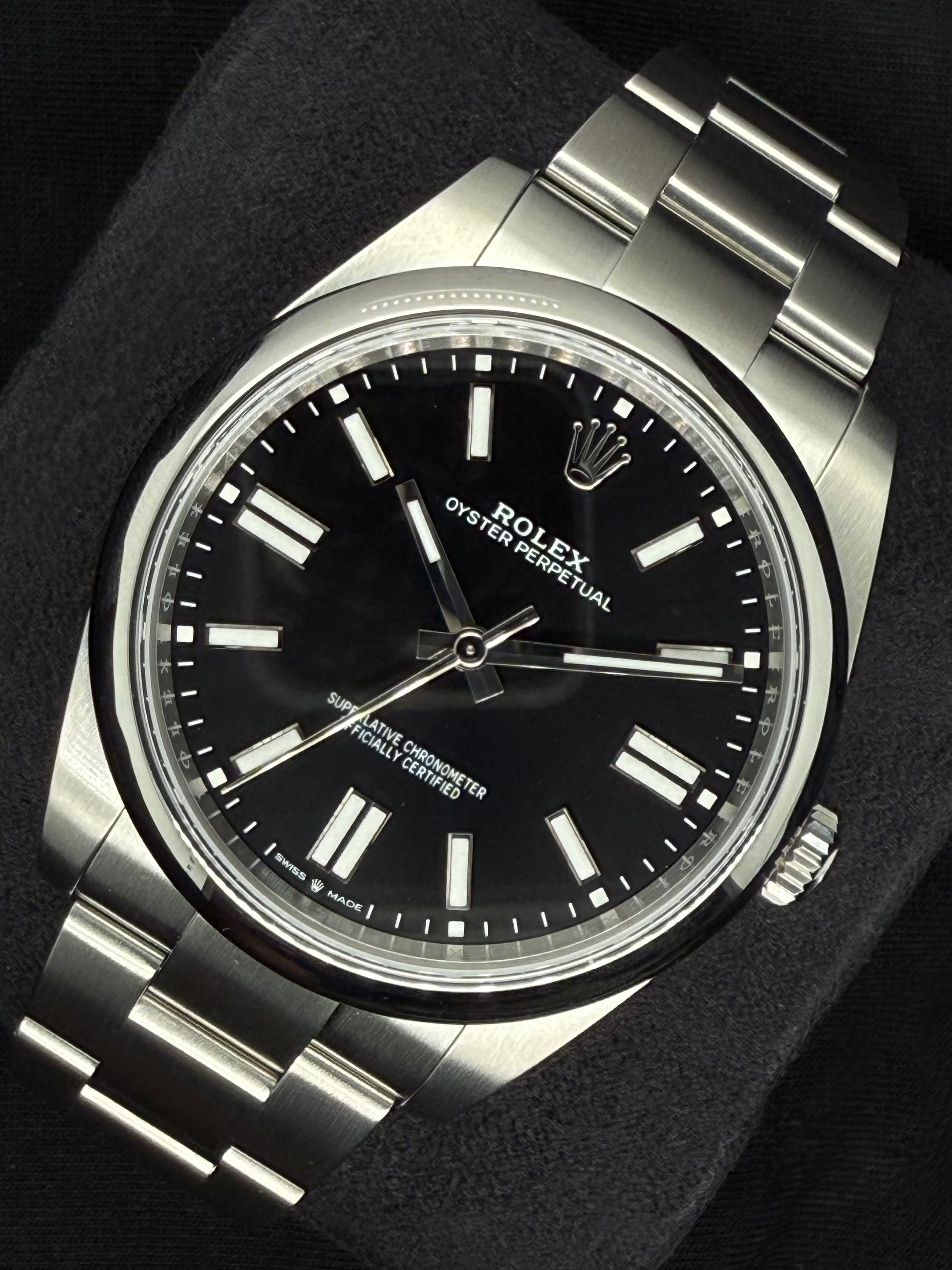 Rolex Oyster Perpetual 41 Black Dial Oyster Bracelet 124300 right