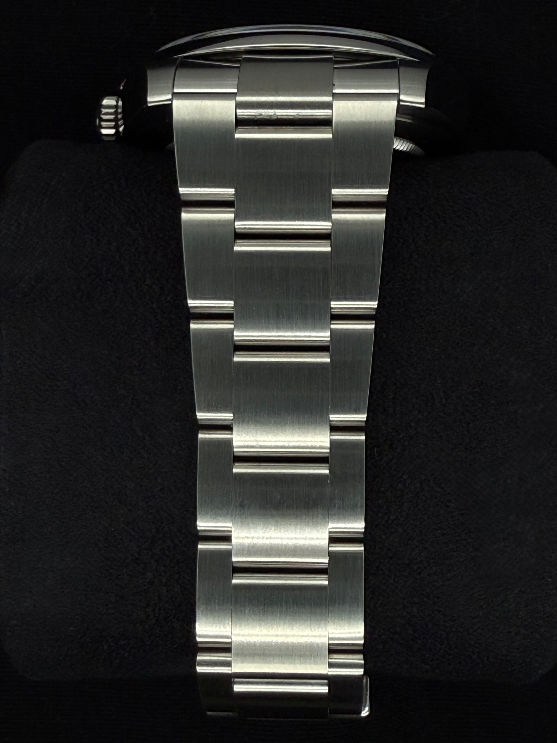Rolex Oyster Perpetual 41 Black Dial Oyster Bracelet 124300 Bracelet