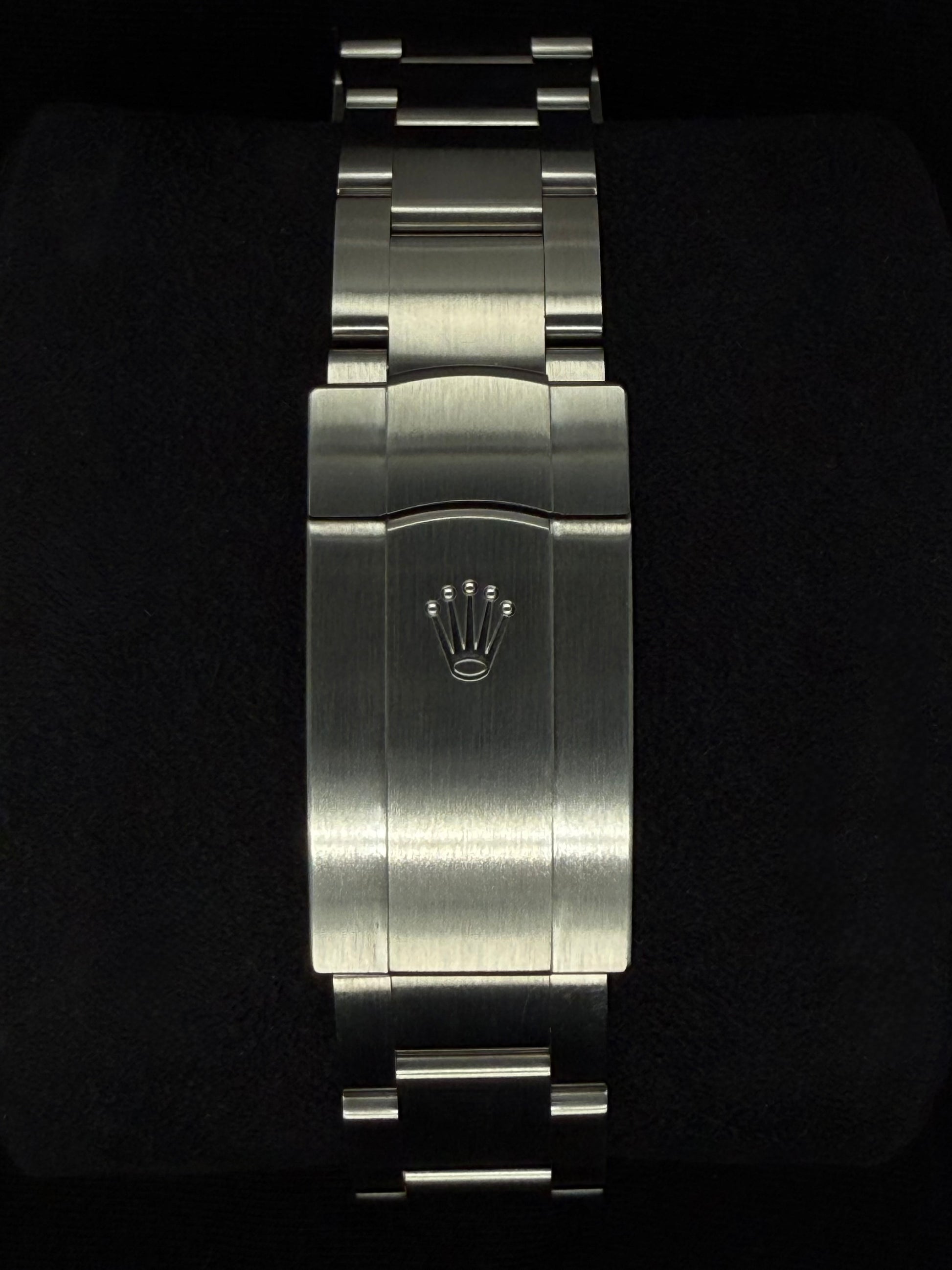 Rolex Oyster Perpetual 41 Black Dial Oyster Bracelet 124300 clasp