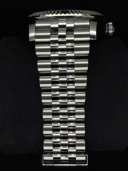 Rolex Sky-Dweller Black Dial Jubilee 336934 bracelet 2