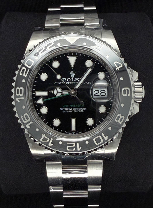 Rolex GMT-Master II Bruce Wayne 126710GRNR Front