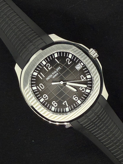 Patek Philippe Aquanaut Black Stainless Steel 5167A-001 | 2021 | 42.2 mm
