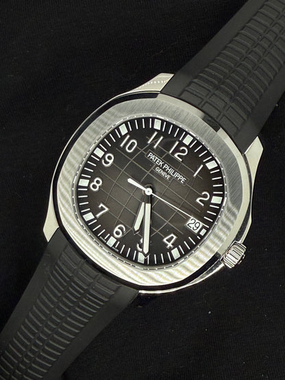 Patek Philippe Aquanaut Black Stainless Steel 5167A-001 | 2021 | 42.2 mm