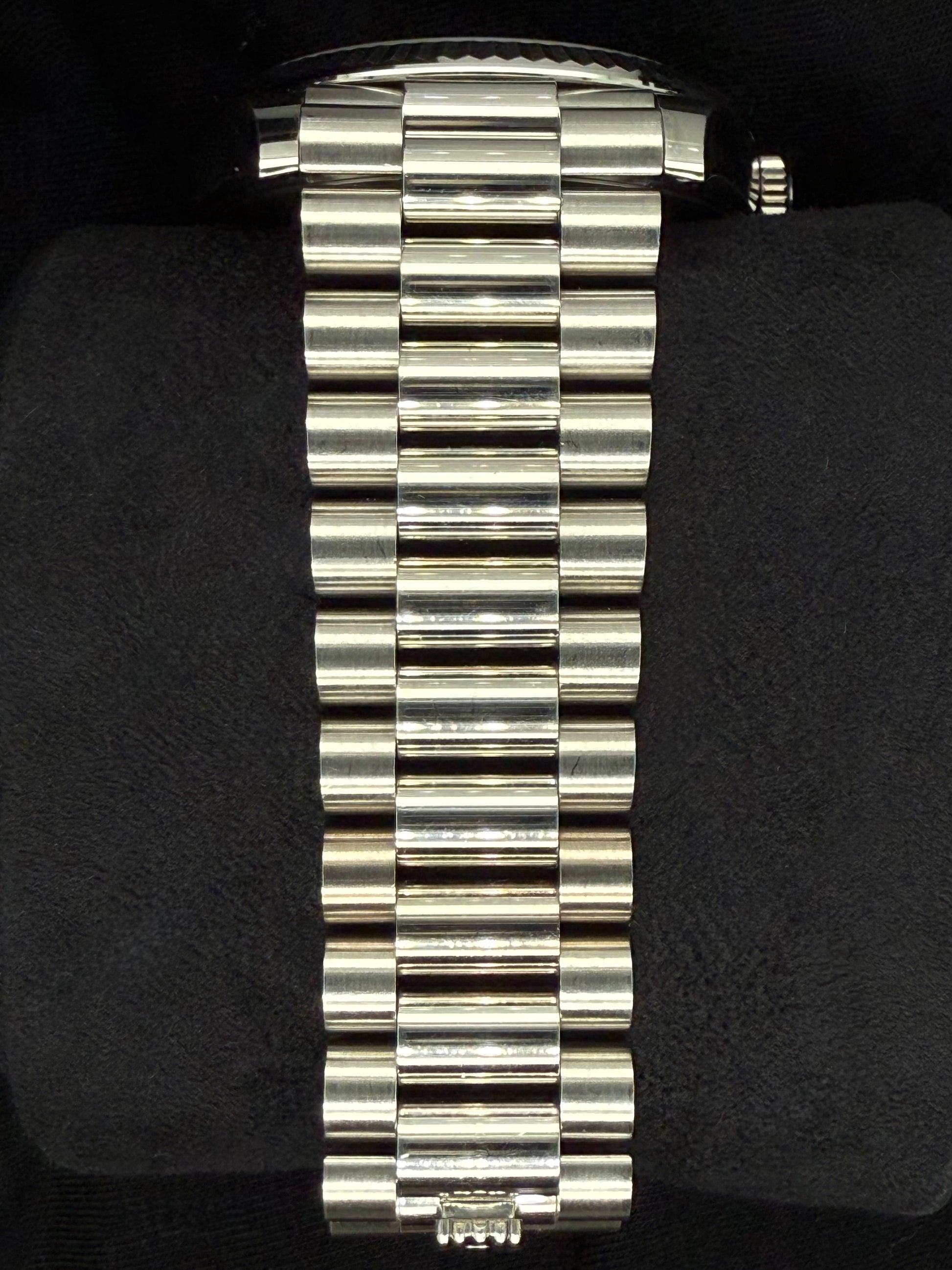 Rolex Day-Date 40 Platinum Ice Blue Diamond Baguette Dial 228236 bracelet 2