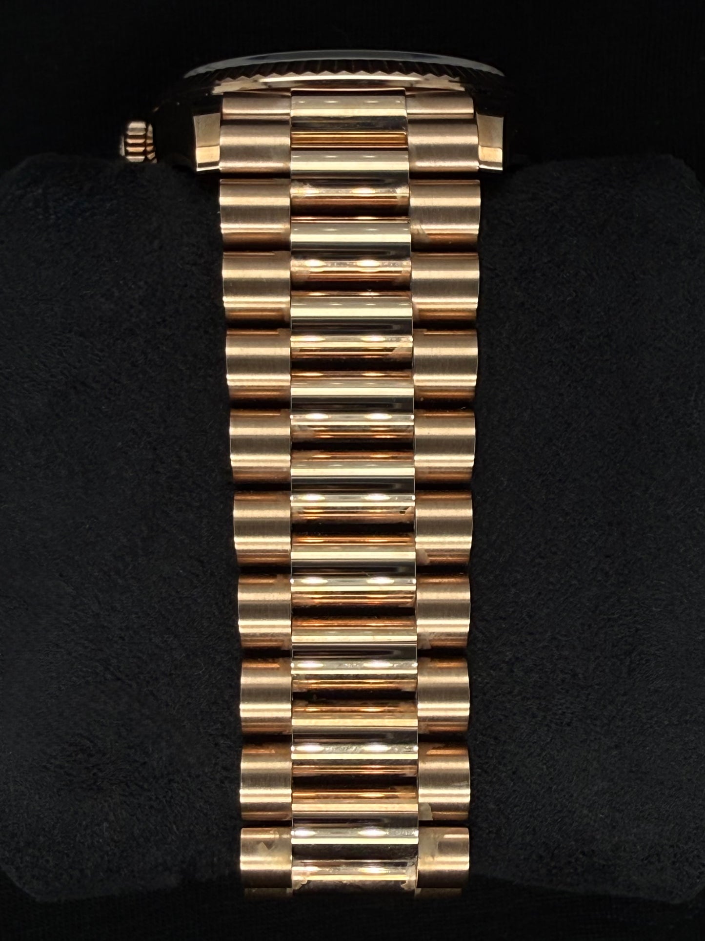 Rolex Day-Date 36 Eisenkiesel Roman Diamond Everose Gold 128235 | 2022 | 36mm