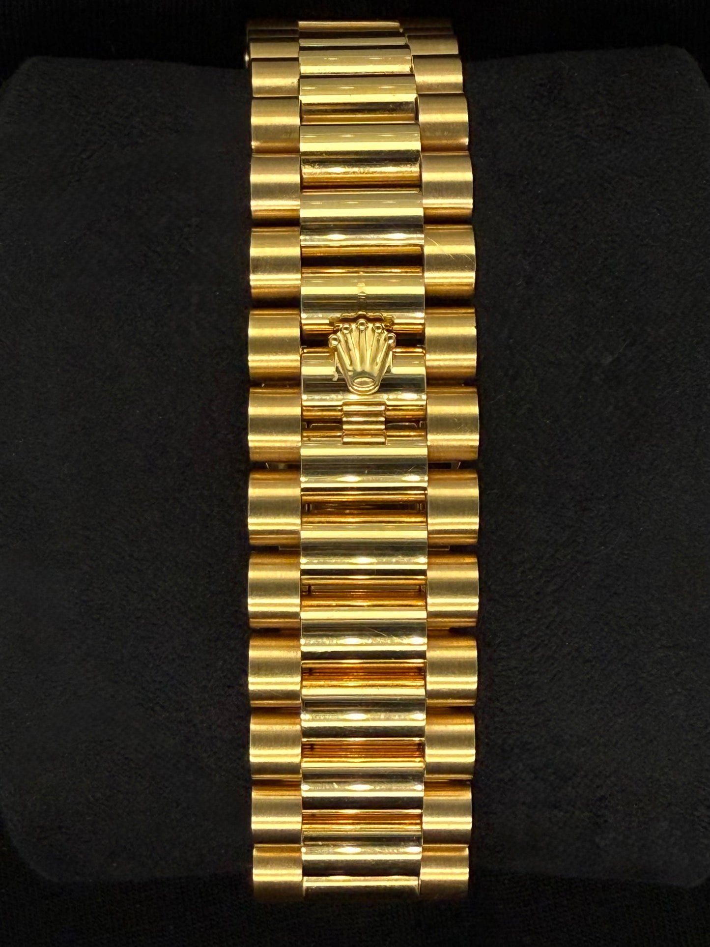 Rolex Day-Date 36 Ombré Green Diamond Dial Yellow Gold 128238 | 2023 | 36mm