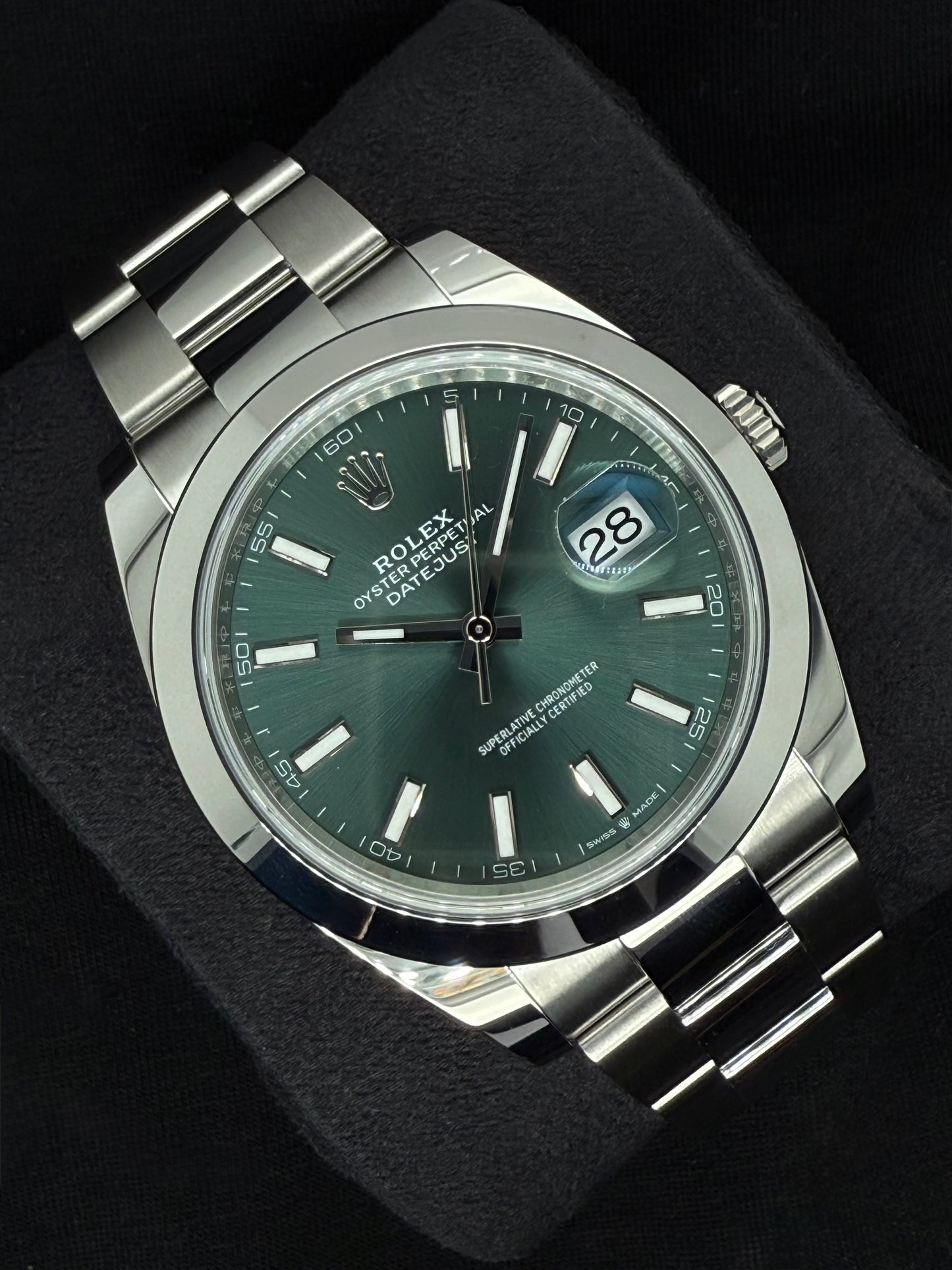 Rolex Datejust 41 Mint Green Dial Smooth Bezel Oystersteel | 126300 | 2025 | 41mm