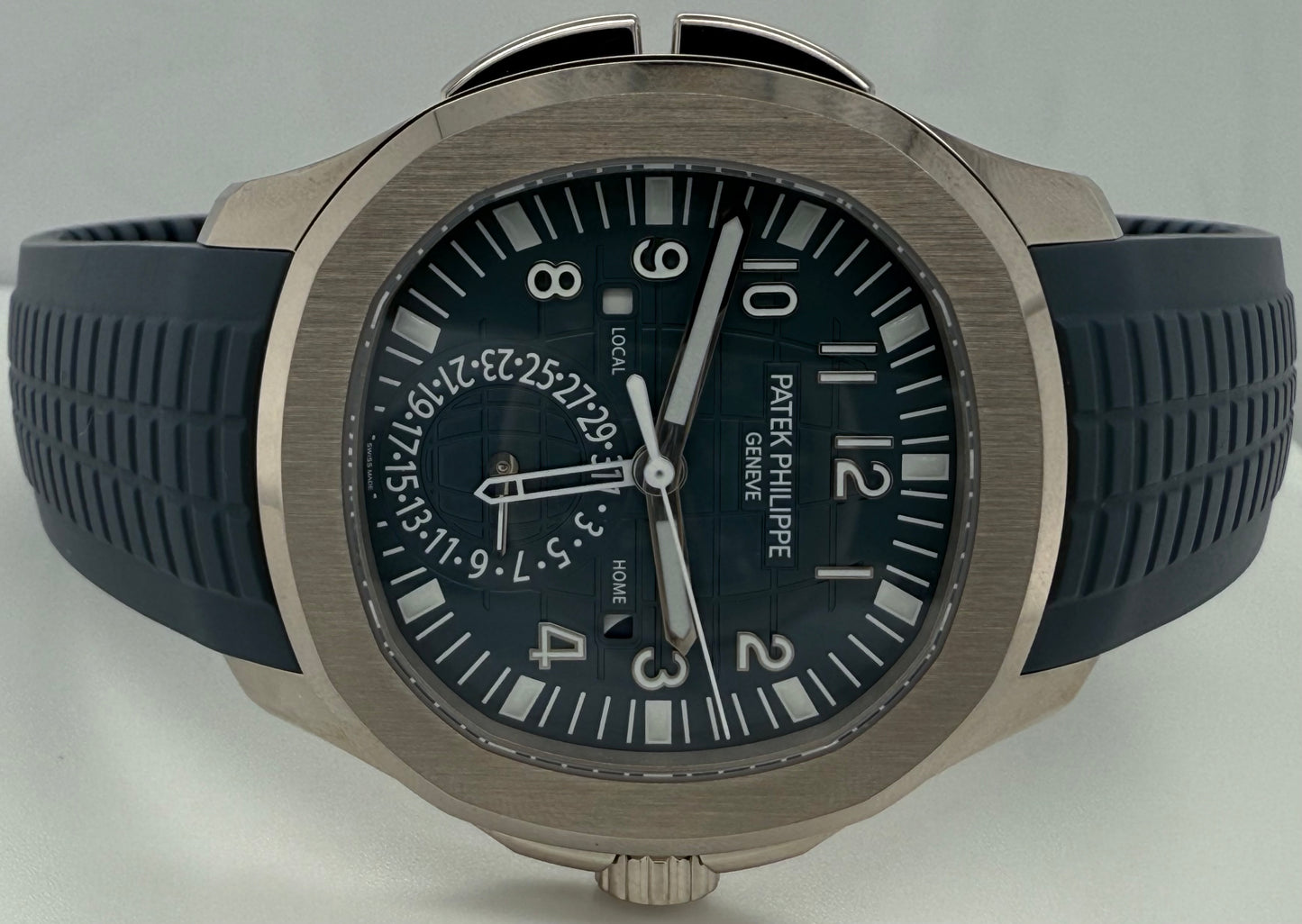 Patek Philippe Aquanaut Blue-Gray Dial White Gold 5164G-001 right 