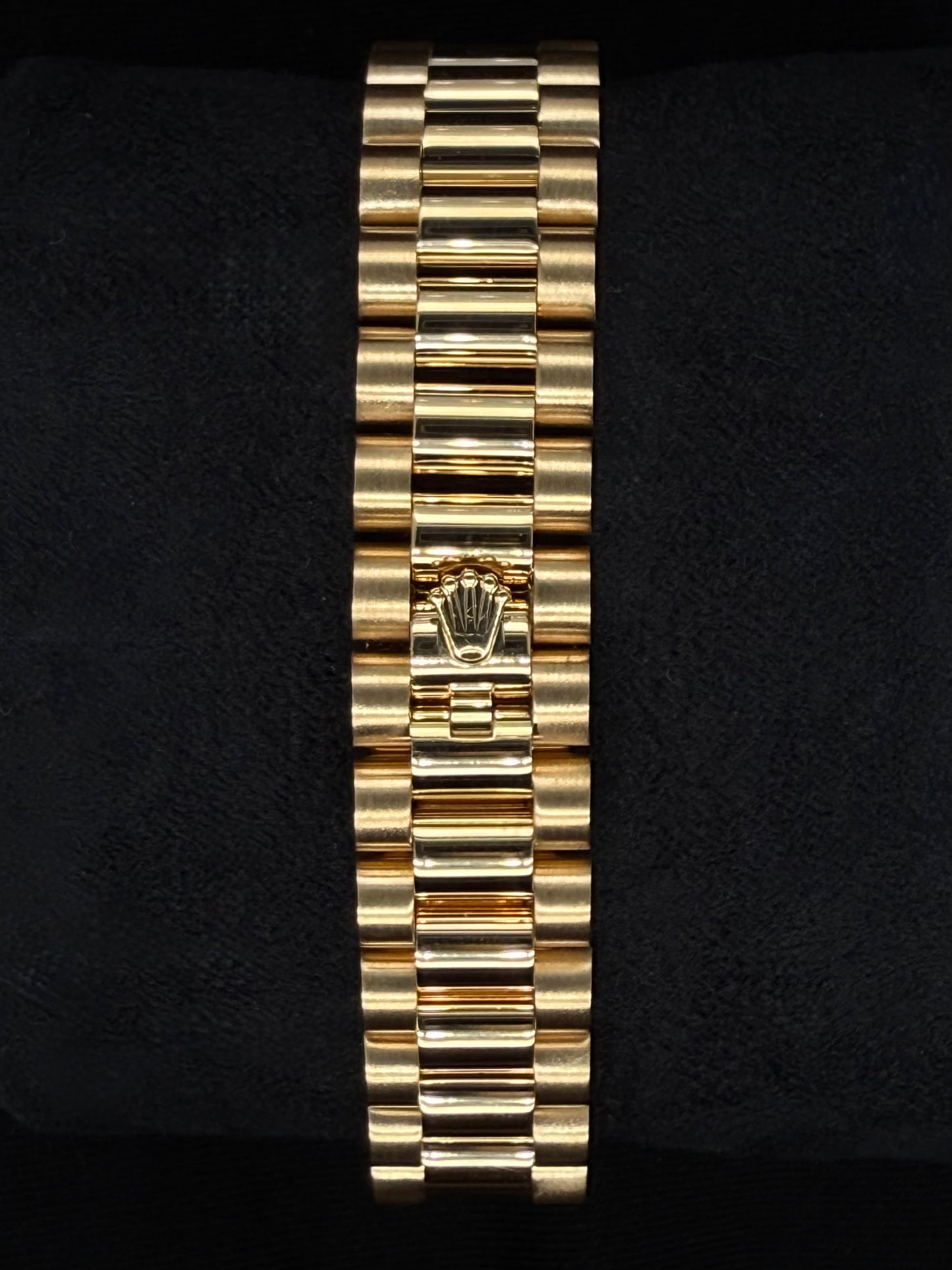 Rolex Lady Datejust 18ct Yellow gold with Champagne Diamond Dial and Factory-Set Diamond Bezel 279138RBR | 2021 | 28mm