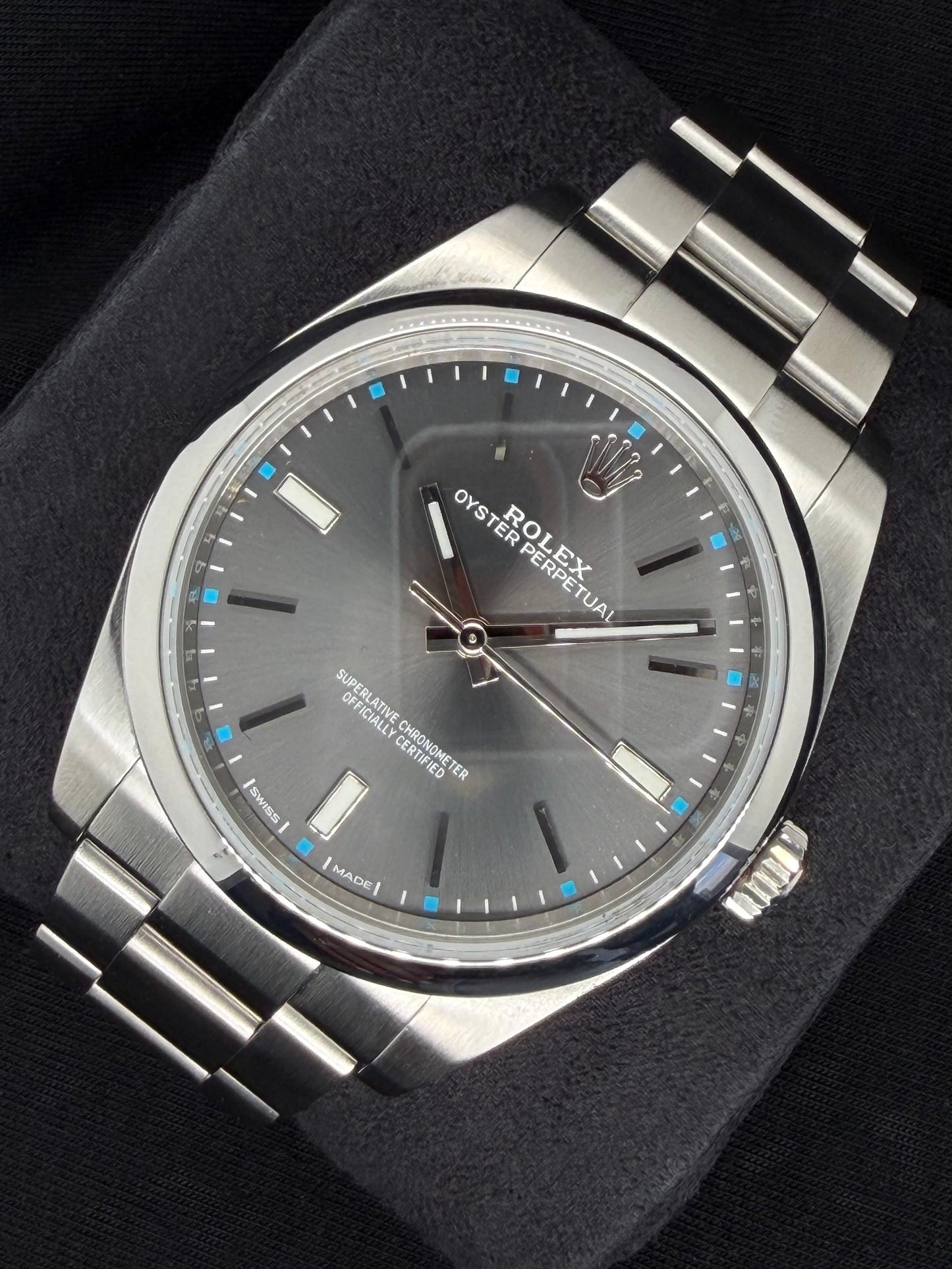 Rolex Oyster Perpetual 39 Rhodium Dial Oyster Bracelet 114300 | 2017 | 41mm