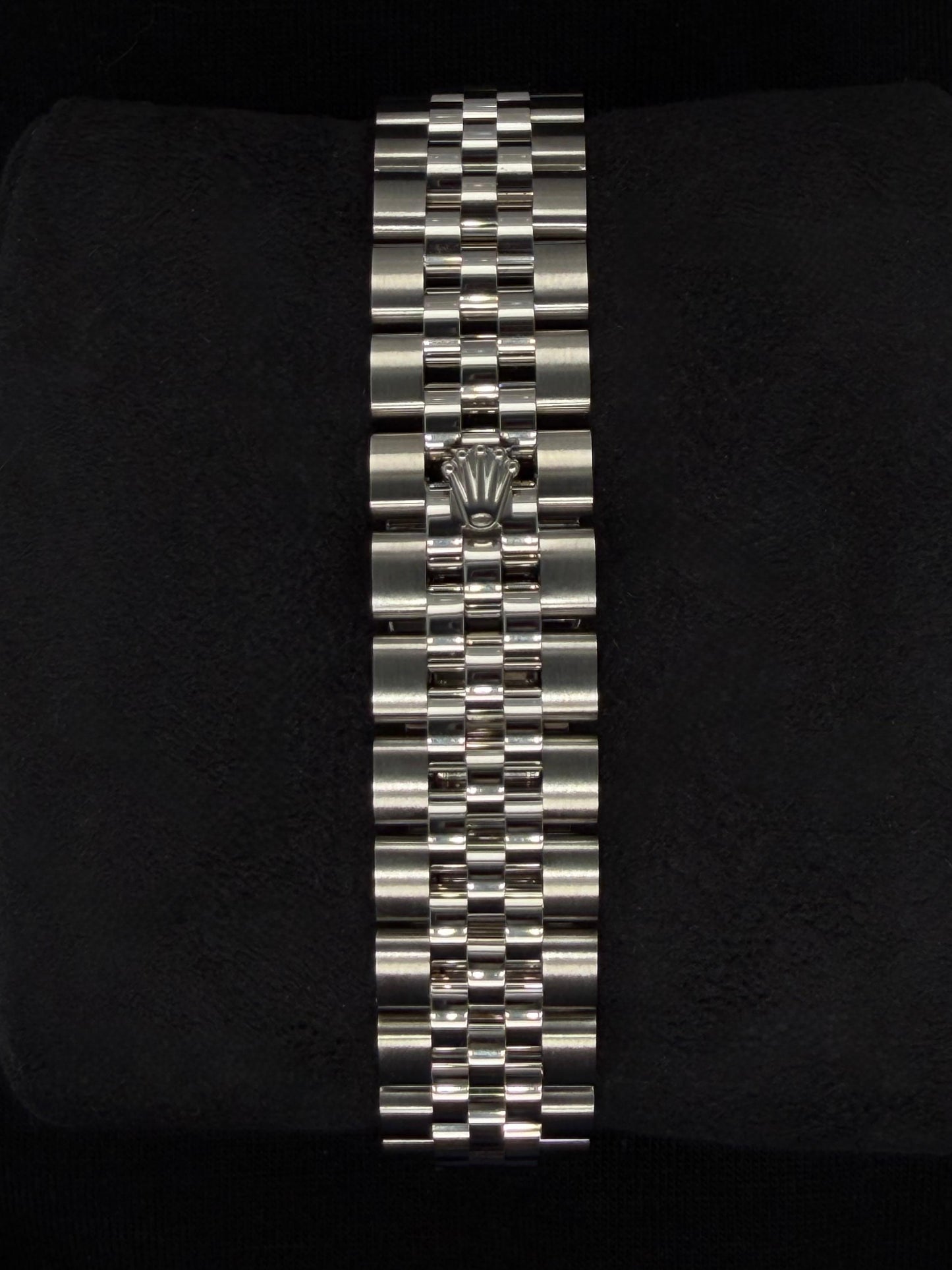 Rolex Datejust 28 White Roman Dial Jubilee 279174 | 2025 | 28mm