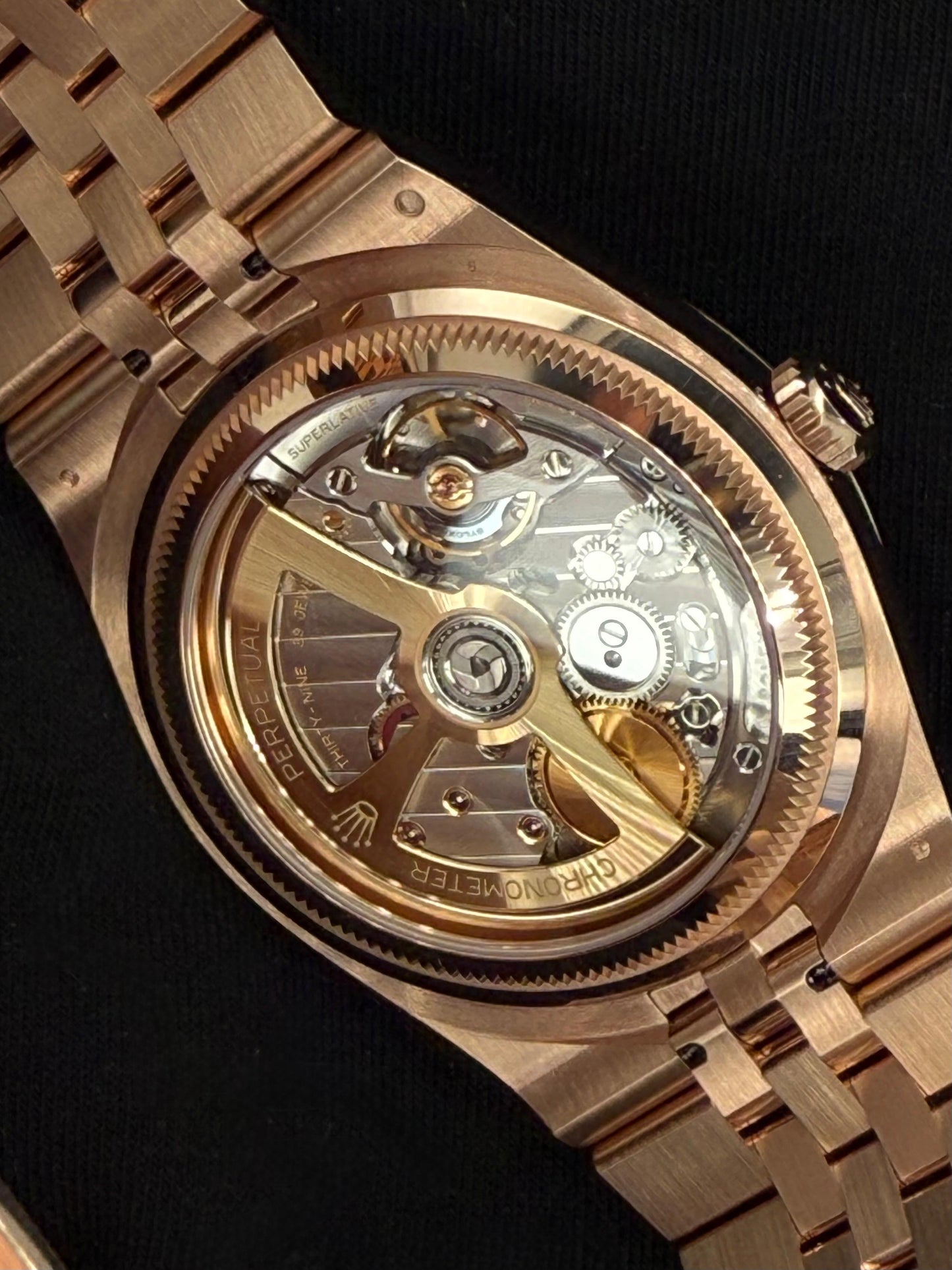 Rolex Land Dweller 40 Rose Gold White Dial Flat Jubilee 127335 | 2026 | 41mm