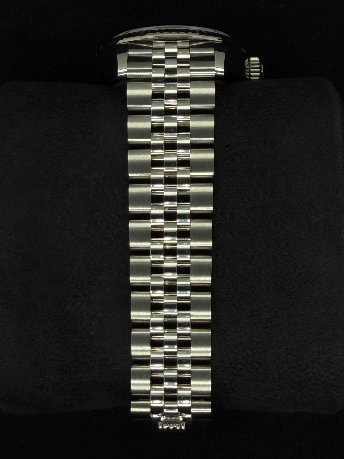 Rolex Datejust 28 White Roman Dial Jubilee 279174 | 2025 | 28mm