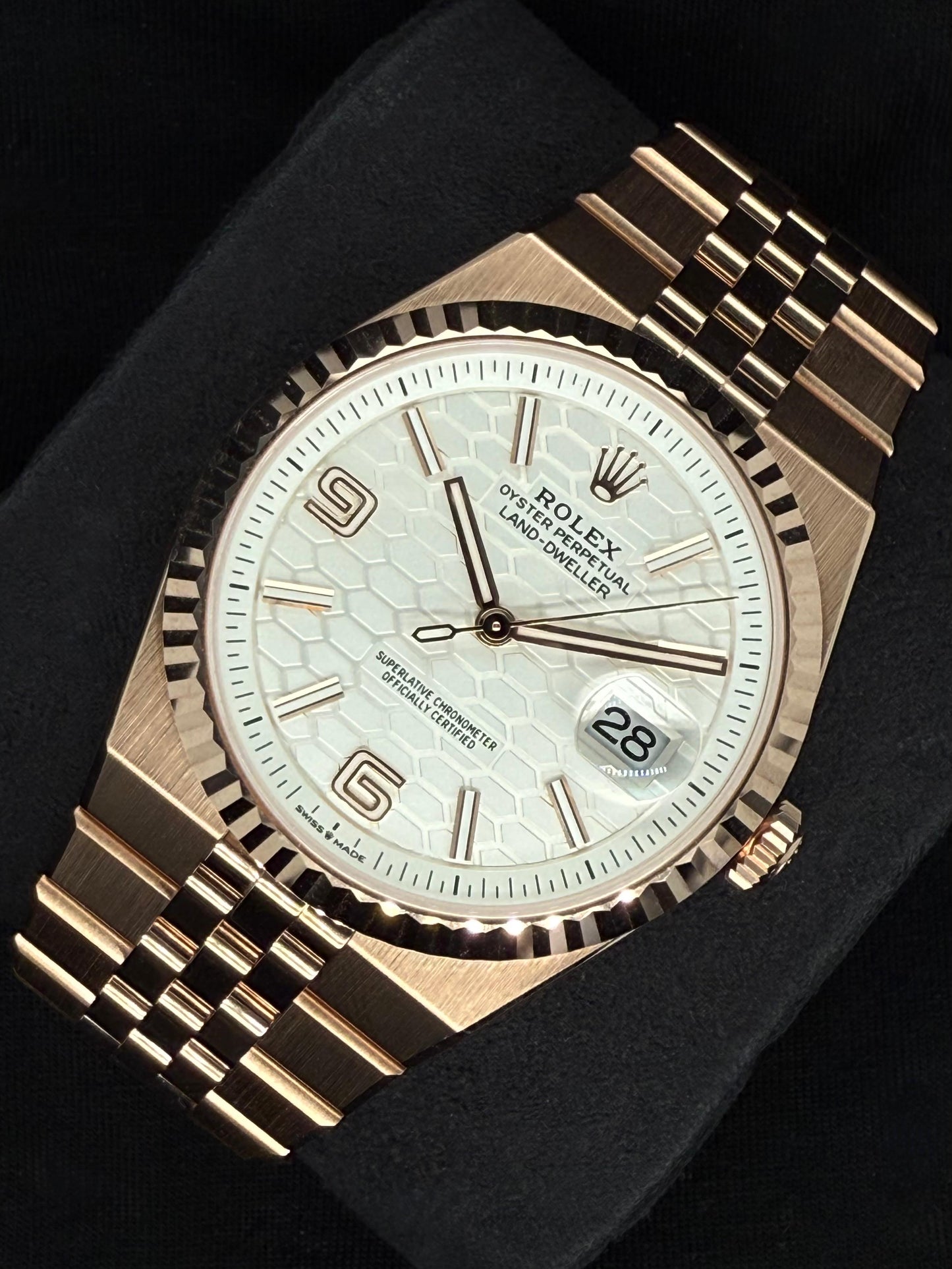 Rolex Land Dweller 40 Rose Gold White Dial Flat Jubilee 127335 | 2026 | 41mm