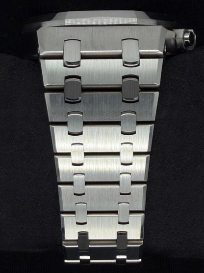 Audemars Piguet Royal Oak Selfwinding Chronograph Blue Dial 50th Anniversary 26240ST.OO.1320ST.01 | 2024 | 41mm