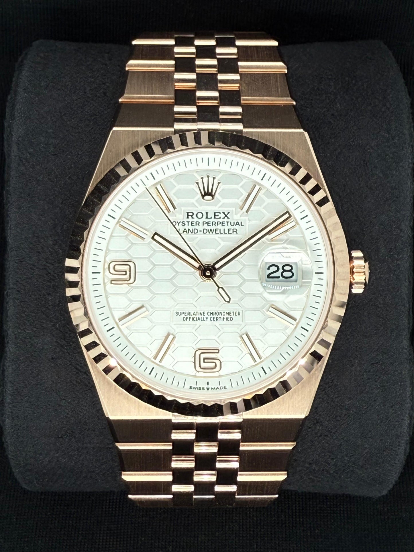 Rolex Land Dweller 40 Rose Gold White Dial Flat Jubilee 127335 | 2026 | 41mm