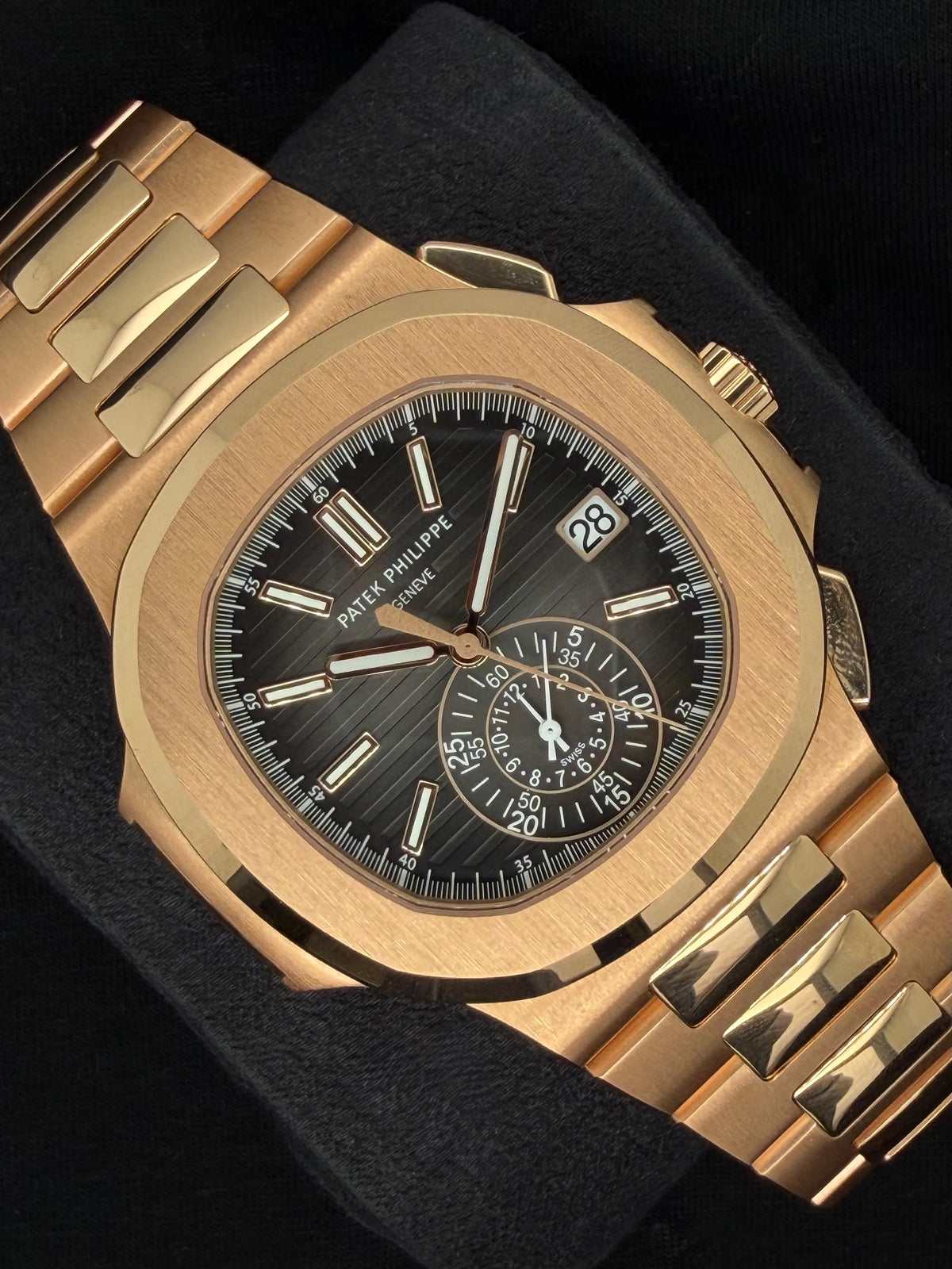 Patek Philippe Nautilus Grey Dial 18ct Rose Gold 5980/1R-001 | 2021 | 40.5mm