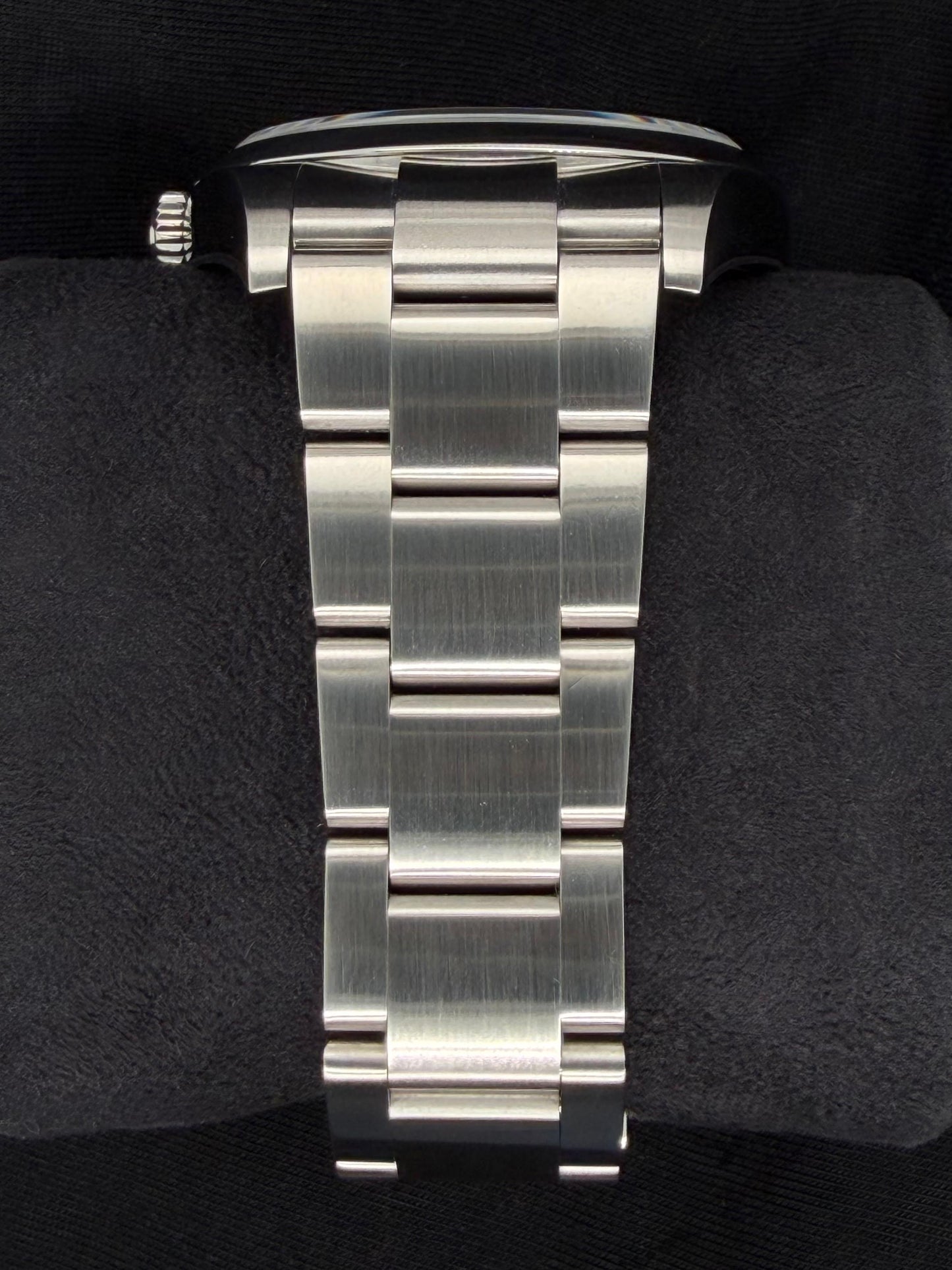 Rolex Oyster Perpetual 39 Rhodium Dial Oyster Bracelet 114300 | 2017 | 41mm