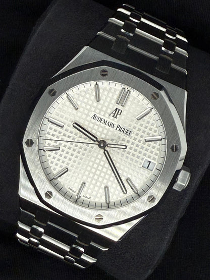 Audemars Piguet Royal Oak White Dial 15500ST.OO.1220ST.04 right