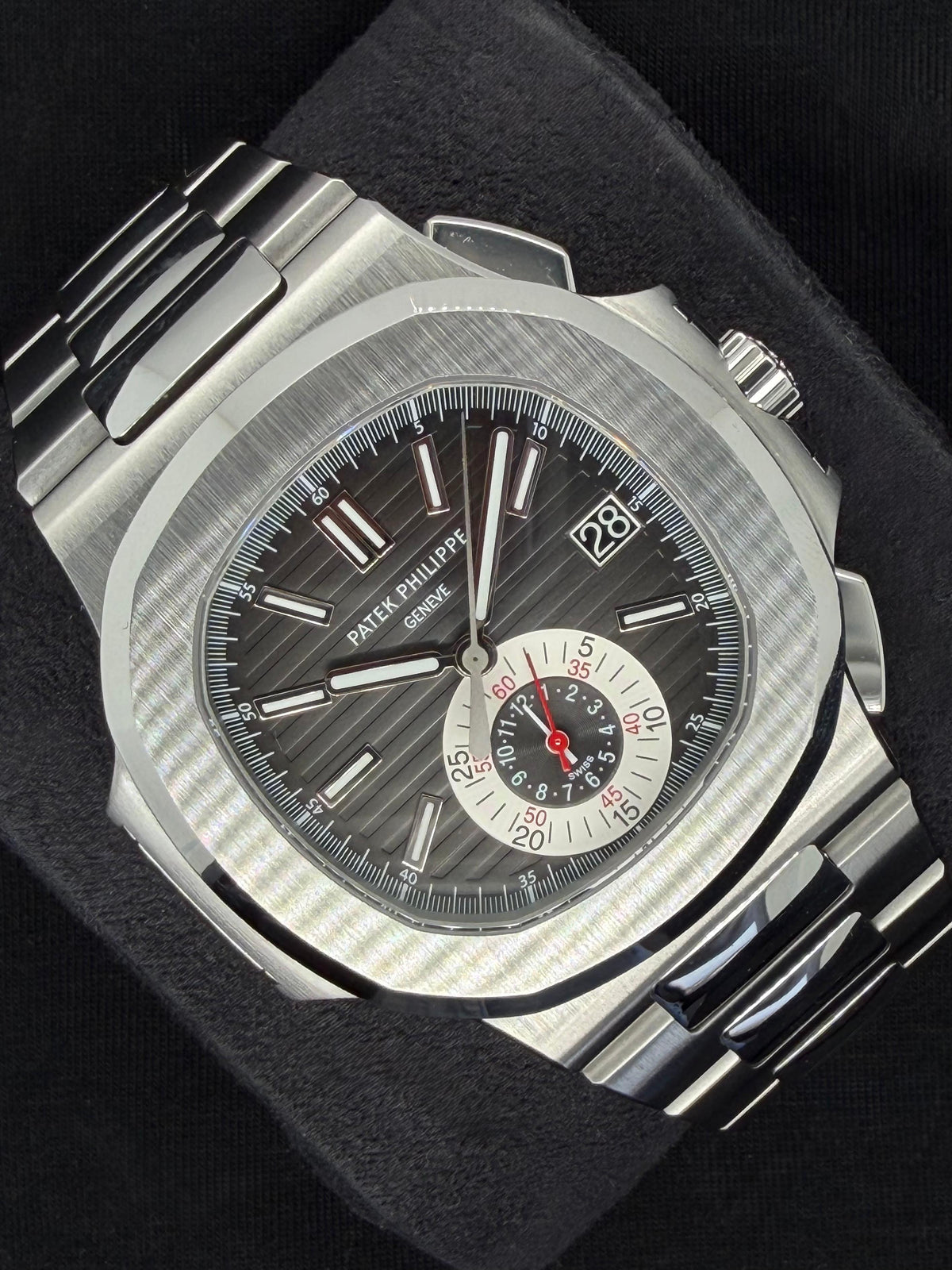 Patek Philippe Nautilus Black Dial Stainless Steel 5980/1A-014 | 2014 | 40.5mm
