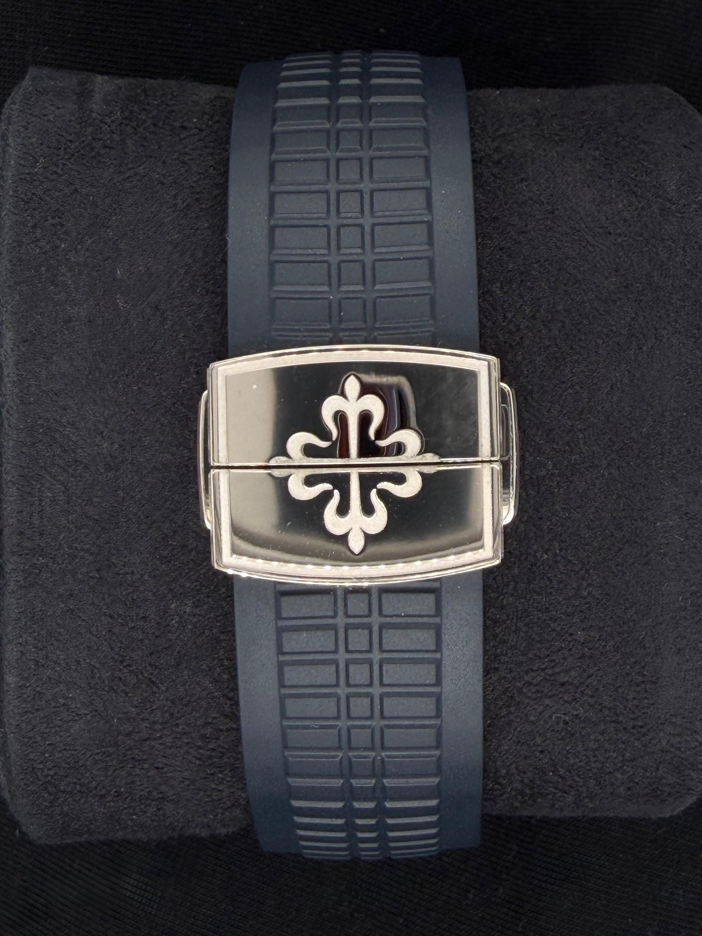 Patek Philippe Aquanaut Blue White Gold 5168G-001 |  2026 | 42.2 mm