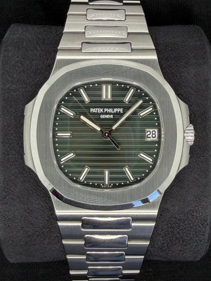 Patek Philippe Nautilus Olive Dial Stainless Steel 5711/1A-0014 | 2021 | 40mm