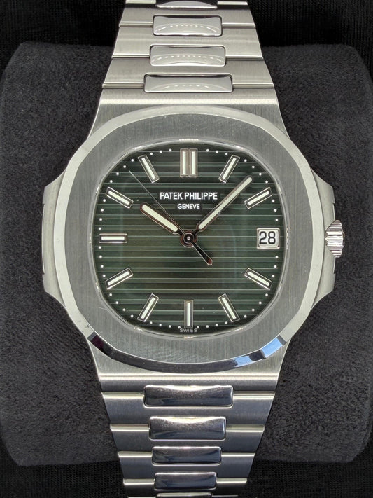 Patek Philippe Nautilus Olive Dial Stainless Steel 5711/1A-0014 | 2021 | 40mm