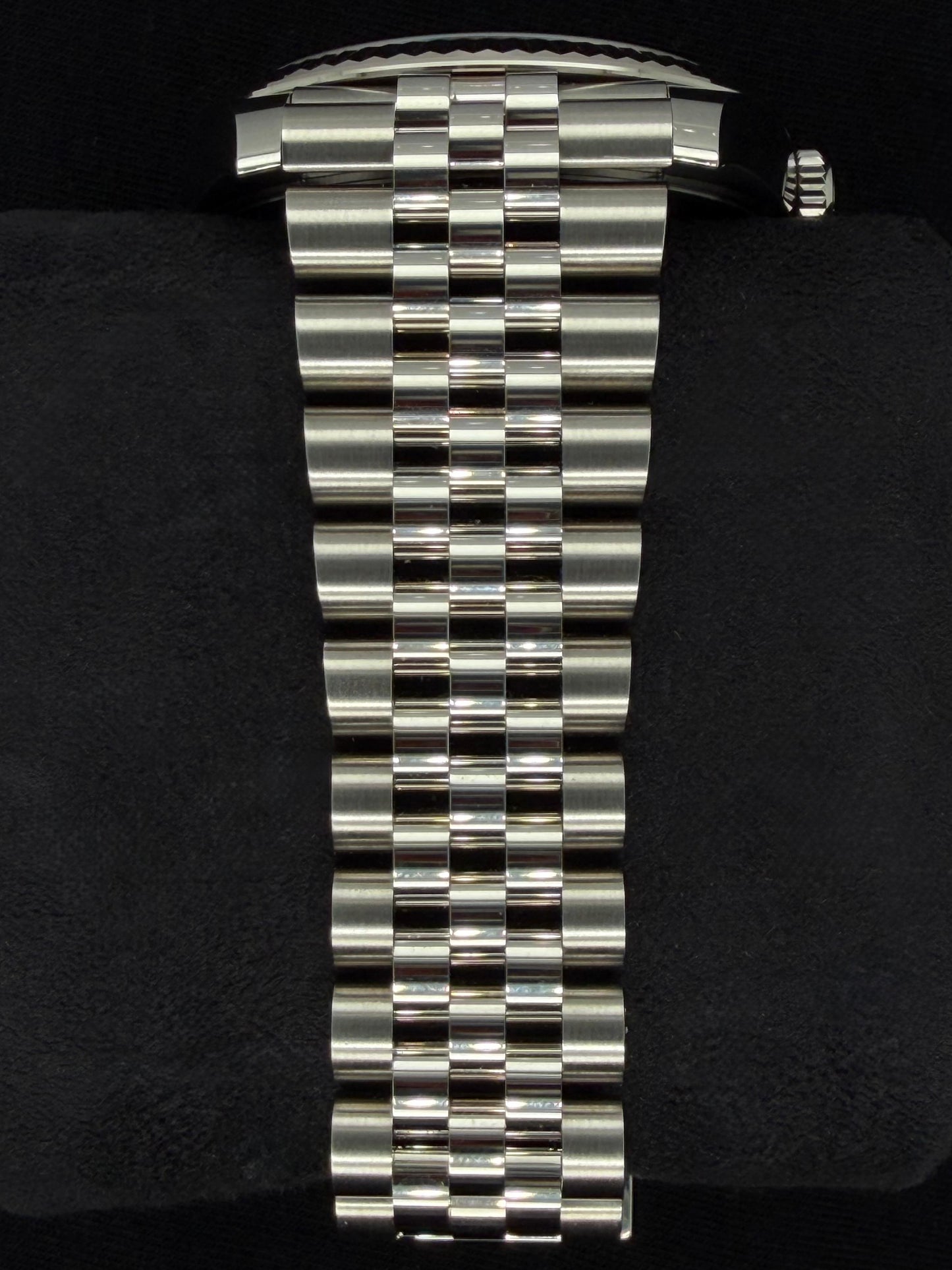 Rolex Datejust 41 Azzurro Blue Roman Dial Fluted Bezel Steel Jubilee 126334 | 2025 | 41mm