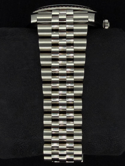 Rolex Datejust 41 Azzurro Blue Roman Dial Fluted Bezel Steel Jubilee 126334 | 2025 | 41mm