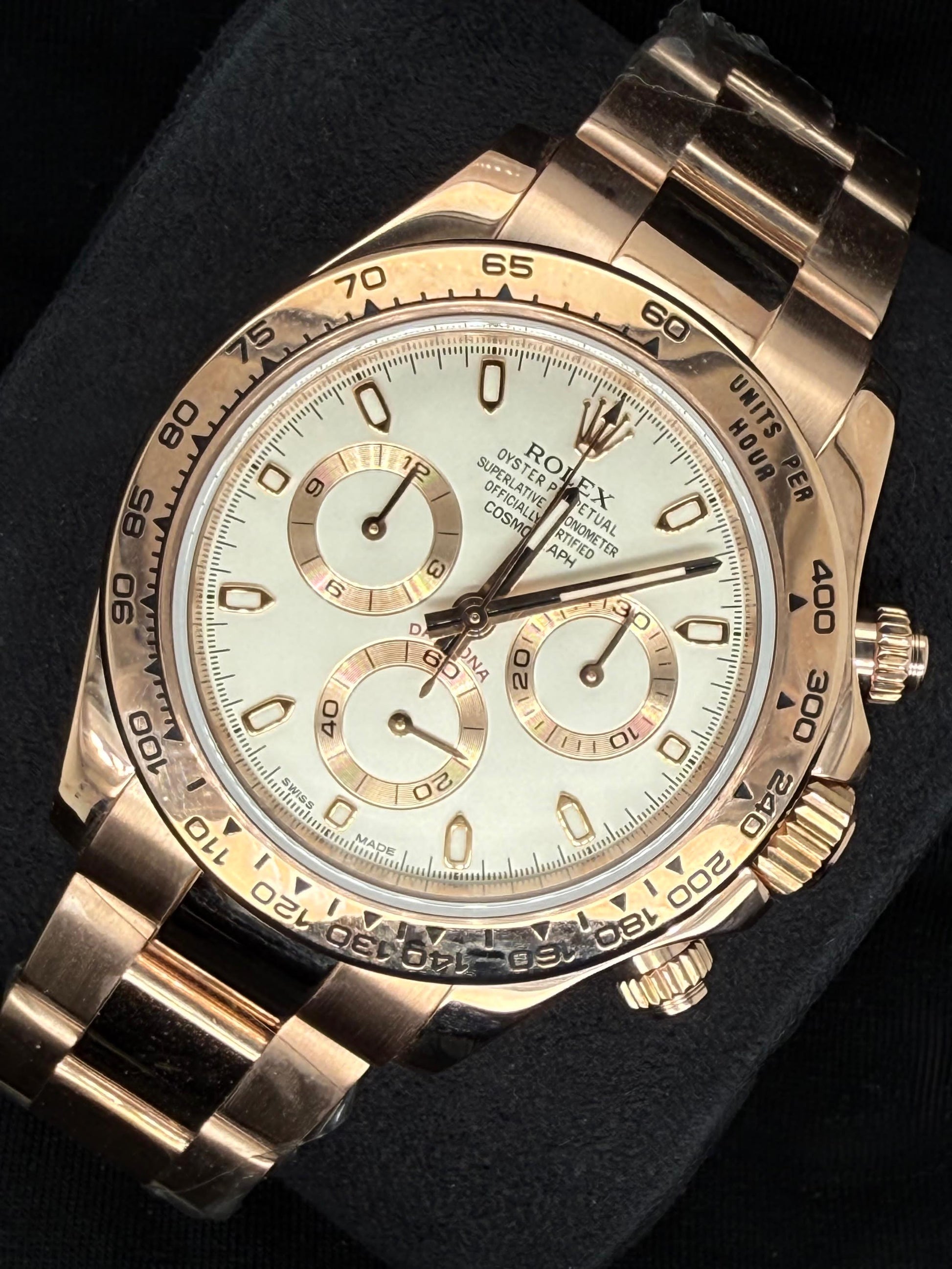 Rolex Cosmograph Daytona White Dial Everose Gold 116505 right