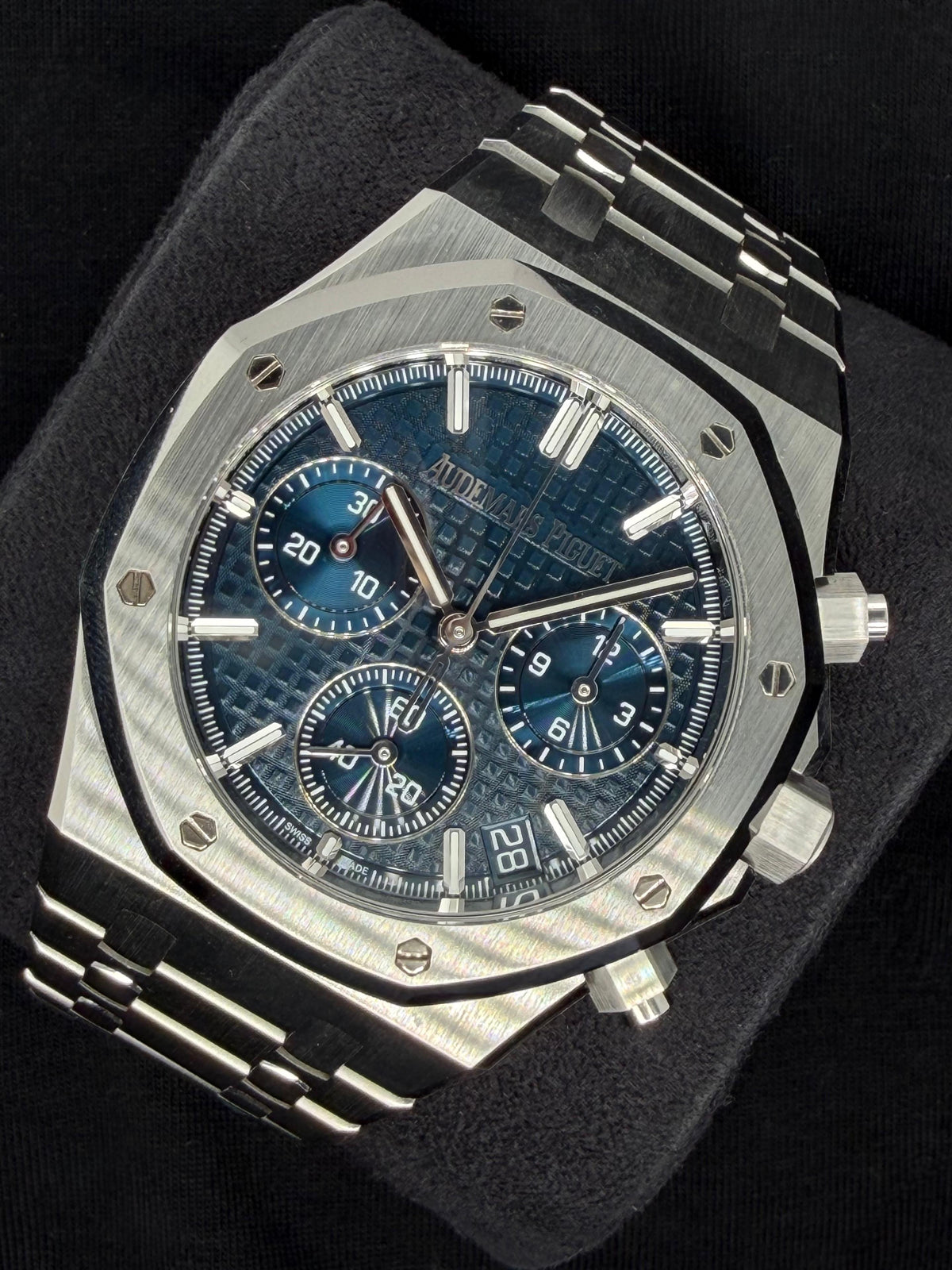 Audemars Piguet Royal Oak Selfwinding Chronograph Blue Dial 50th Anniversary 26240ST.OO.1320ST.01 | 2024 | 41mm