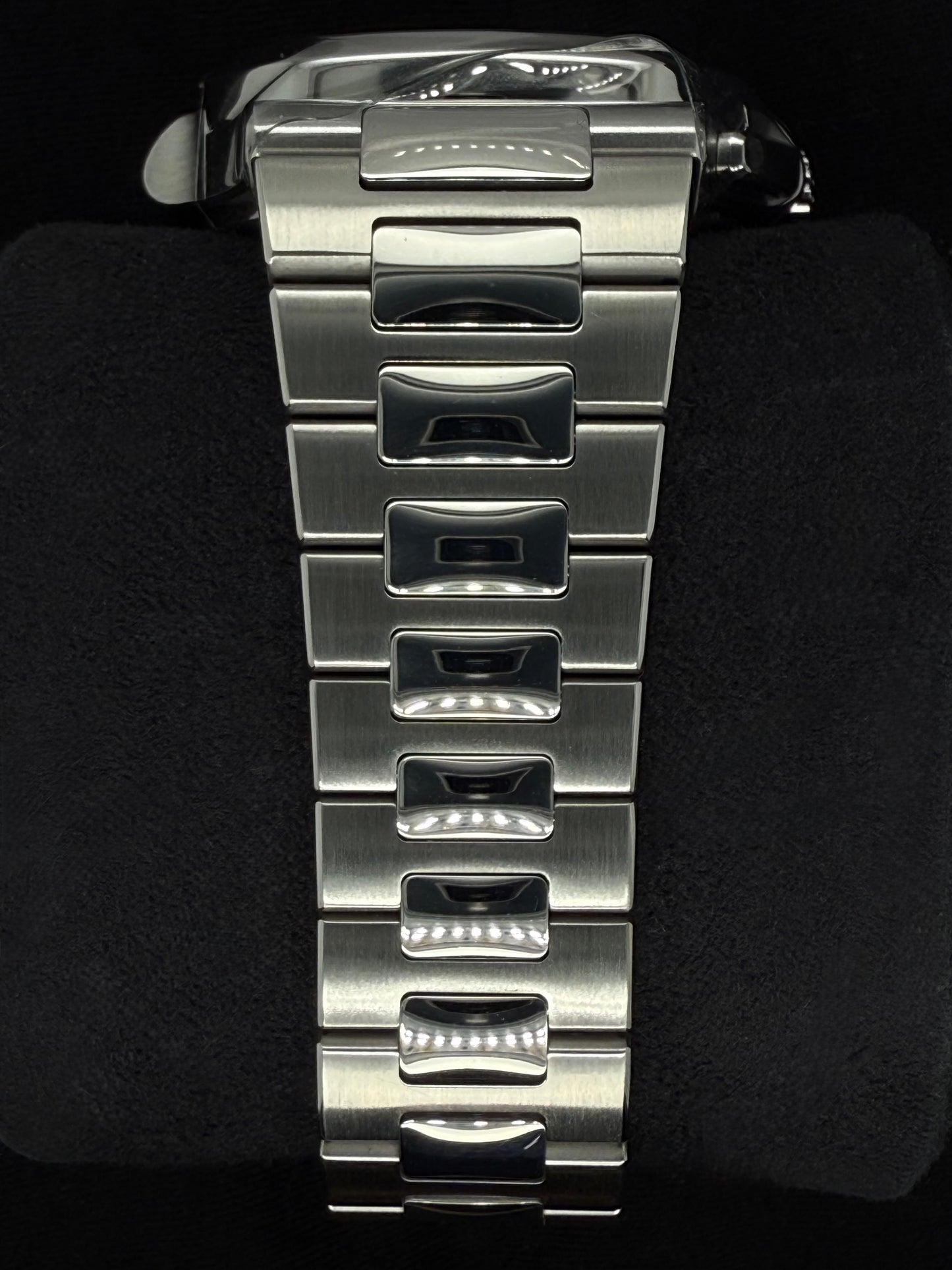 Patek Philippe Nautilus Travel Time Chronograph Black Noir Trame Dial Stainless Steel 5990/1A-001 bracelet 2