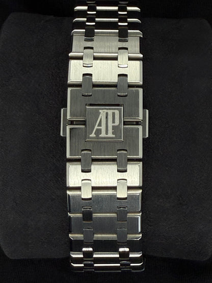 Audemars Piguet Royal Oak White Dial 15500ST.OO.1220ST.04 clasp