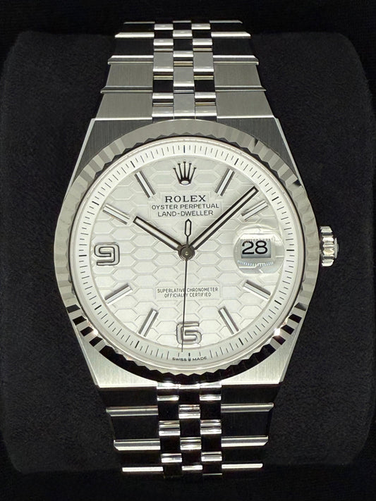 Rolex Land Dweller 40 White Dial Flat Jubilee 127334 | 2026 | 41mm