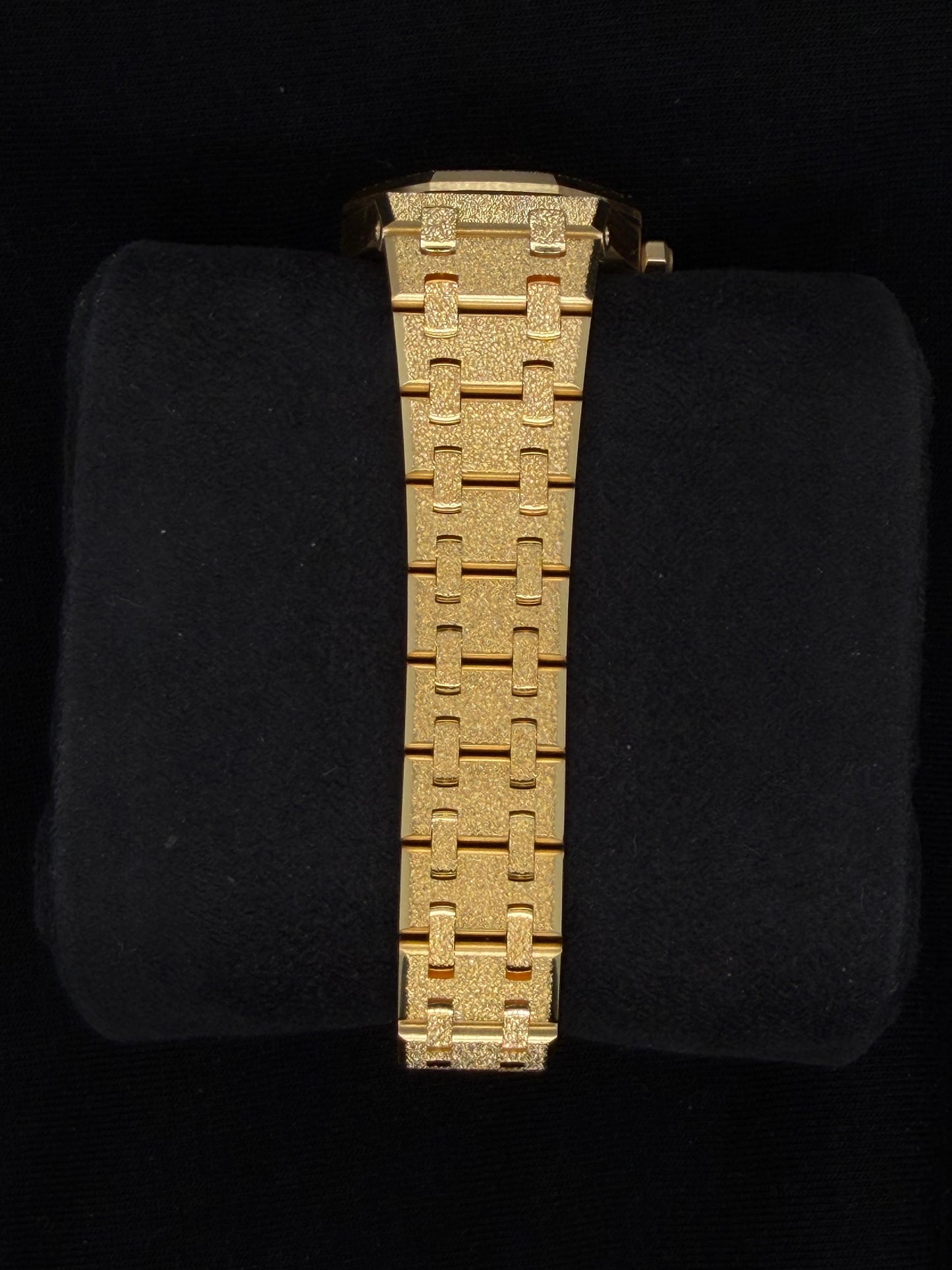 Audemars Piguet Royal Oak Mini Frosted Gold Quartz 67630BA | 2026 | 23mm