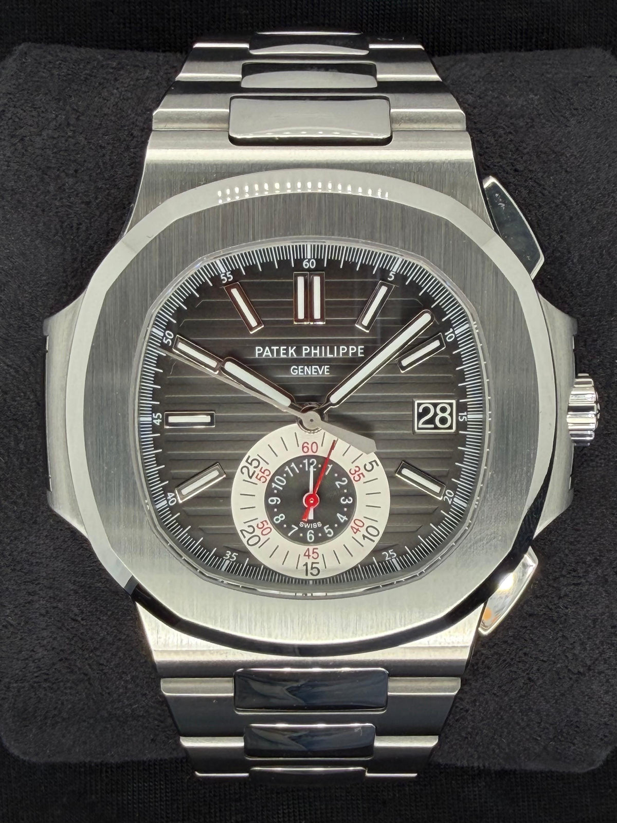 Patek Philippe Nautilus Black Dial Stainless Steel 5980/1A-014 | 2014 | 40.5mm