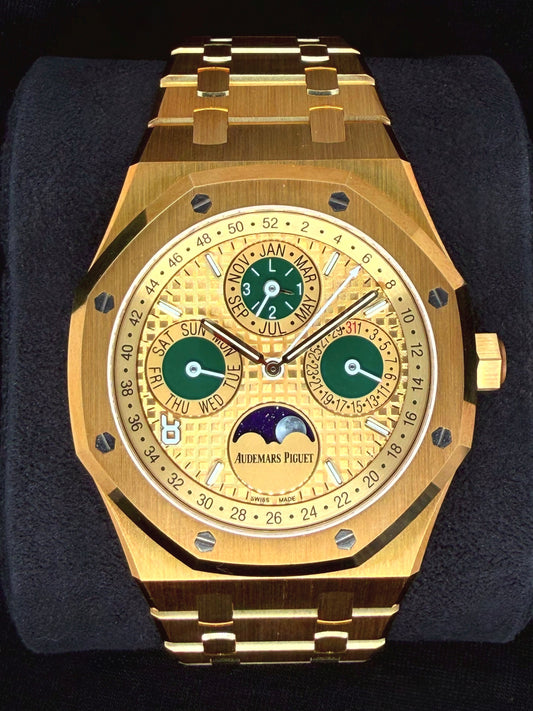 Audemars Piguet Royal Oak
Perpetual Calendar "Singapore" Yellow Gold Limited Edition 20 Pieces Worldwide 26607BA | 2021 | 41mm