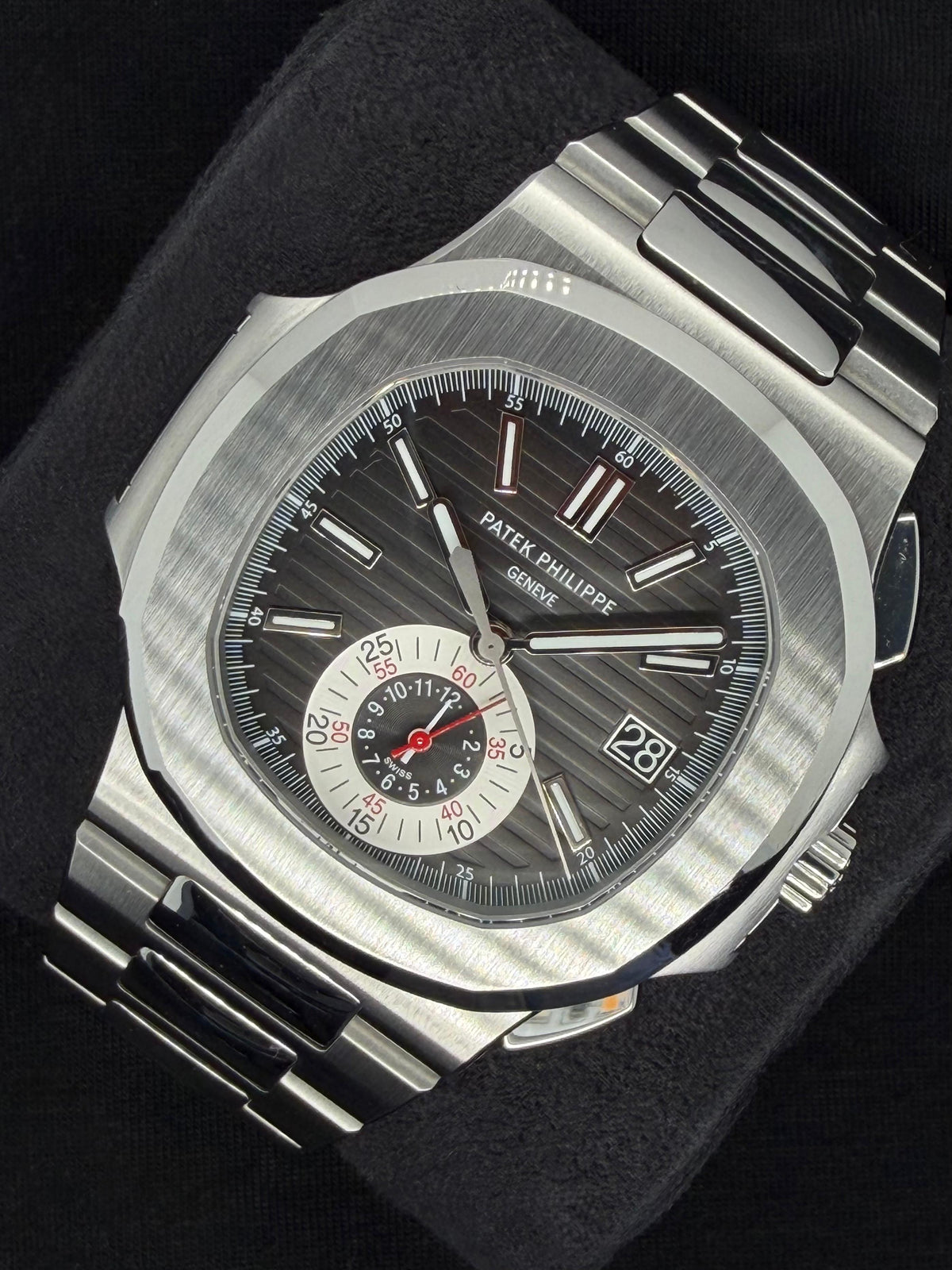 Patek Philippe Nautilus Black Dial Stainless Steel 5980/1A-014 | 2014 | 40.5mm