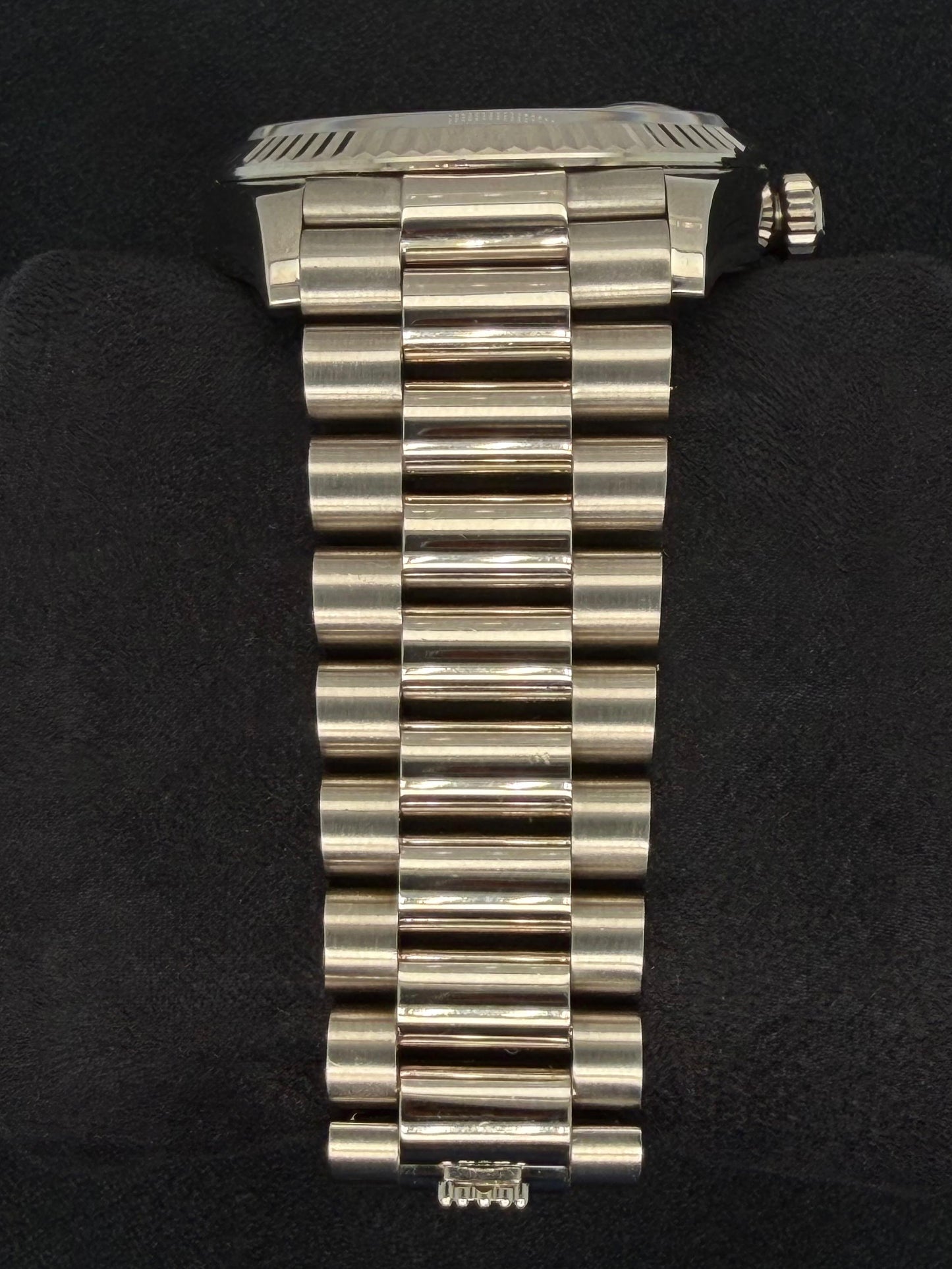 Rolex Day-Date 36 Ombré Blue Diamond Dial White Gold 128239 | 2021 | 36mm