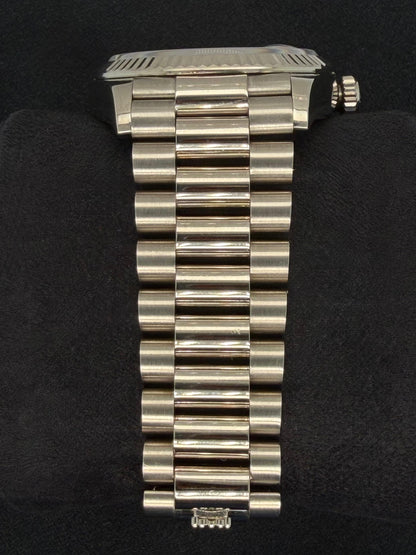 Rolex Day-Date 36 Ombré Blue Diamond Dial White Gold 128239 | 2021 | 36mm