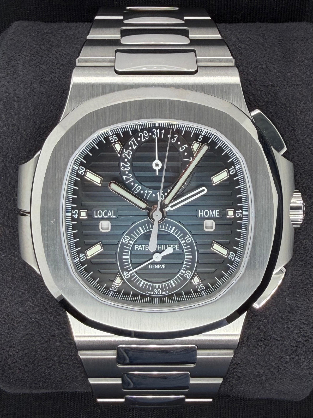 Patek Philippe Nautilus Sunburst Blue Dial Stainless Steel Q4 5990/1A-011 | 2026 | 40.5mm