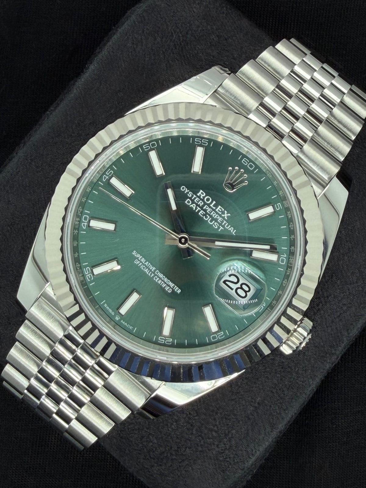 Rolex Datejust 41 Mint Green Dial Fluted Bezel Jubilee Stainless Steel 126334 | 2026 | 41mm