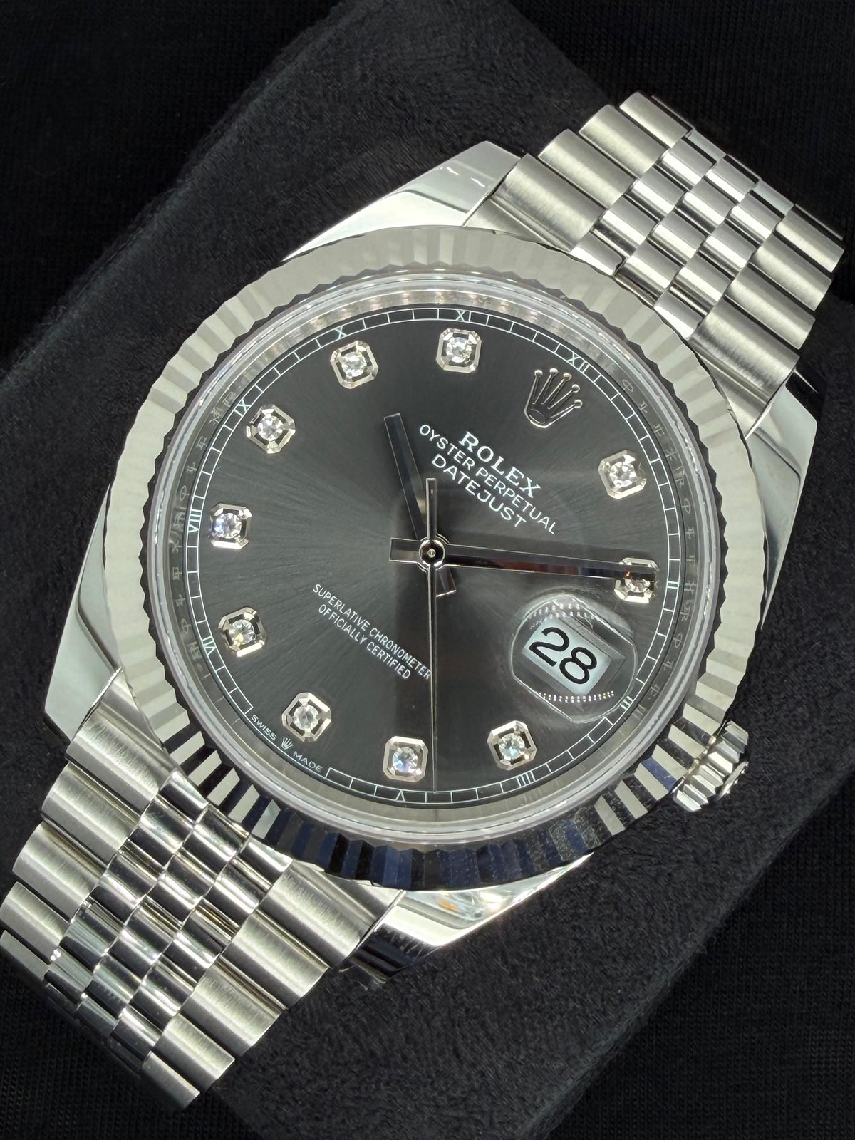 Rolex Datejust 41 Rhodium Grey Diamond Dial Fluted Jubilee Steel 126334 | 2026 | 41mm