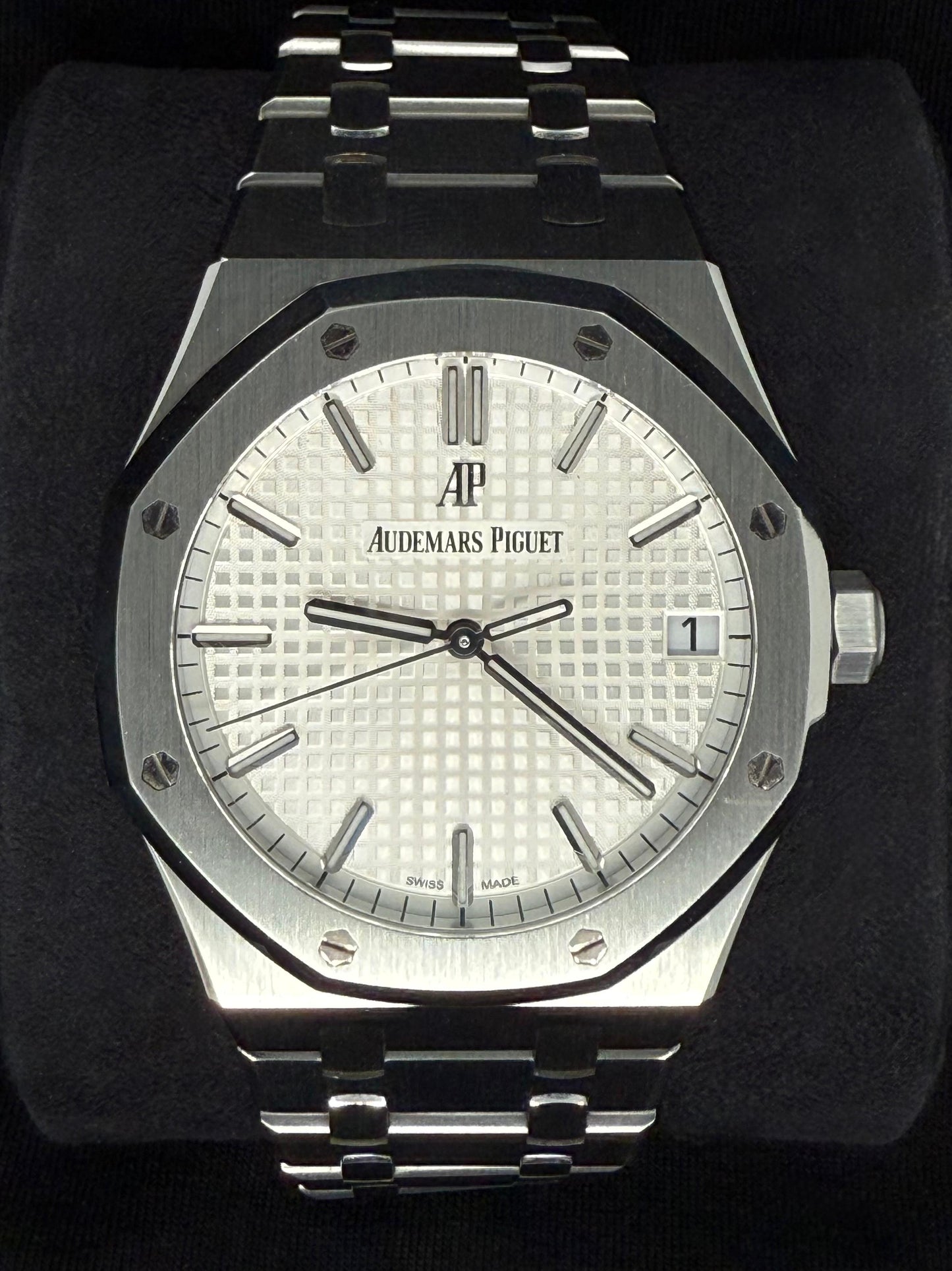 Audemars Piguet Royal Oak White Dial 15500ST.OO.1220ST.04 