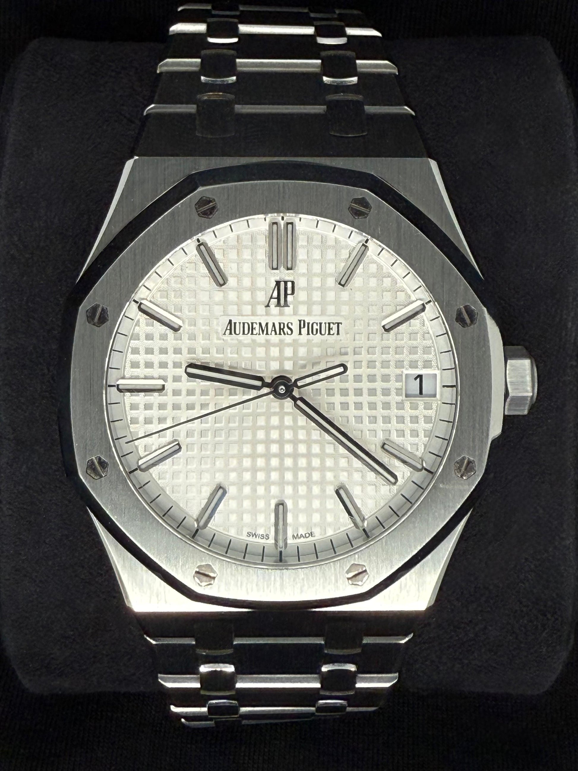 Audemars Piguet Royal Oak White Dial 15500ST.OO.1220ST.04 