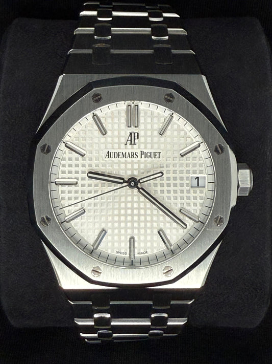 Audemars Piguet Royal Oak White Dial 15500ST.OO.1220ST.04 